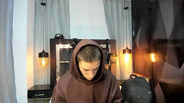 HunterHeat  online show from January 19, 11:25 am