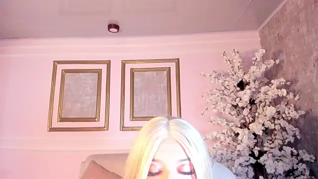 Snapshot of AnaVelvett chatting on September 29, 7:51 pm AnaVelvett online show from September 29, 7:51 pm