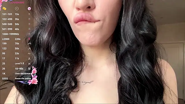 AuraJefcoat online show from April 2, 12:47 pm