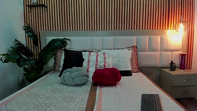 Roseaurora online show from December 19, 12:56 pm