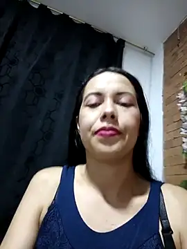 Snapshot of MiaForever1 chatting on November 3, 11:59 pm MiaForever1 online show from November 3, 11:59 pm