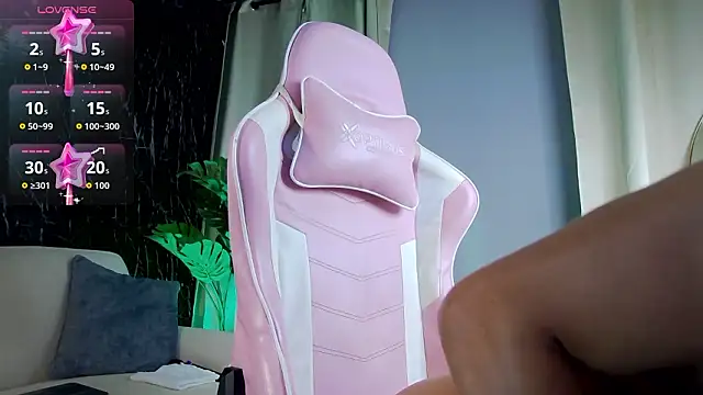 Emily Foxx01 online show from March 28, 11:26 pm