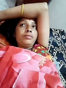 Snapshot of Sharma_pooja chatting on October 17, 11:51 pm Sharma pooja online show from October 17, 11:51 pm