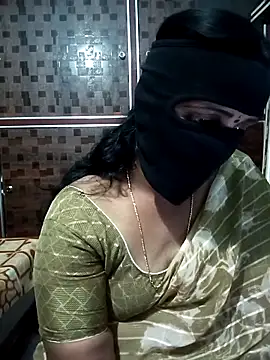 Snapshot of Mee_harini-telugupilla chatting on May 4, 9:05 am Mee harini-telugupilla online show from May 4, 9:05 am