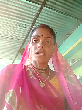 Snapshot of H_seema chatting on October 5, 2:32 am H seema online show from October 5, 2:32 am