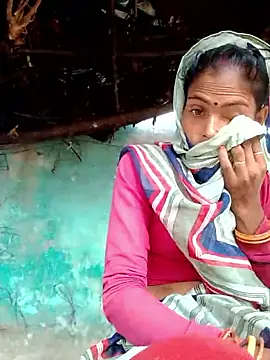 Snapshot of H_seema chatting on October 18, 2:25 am H seema online show from October 18, 2:25 am