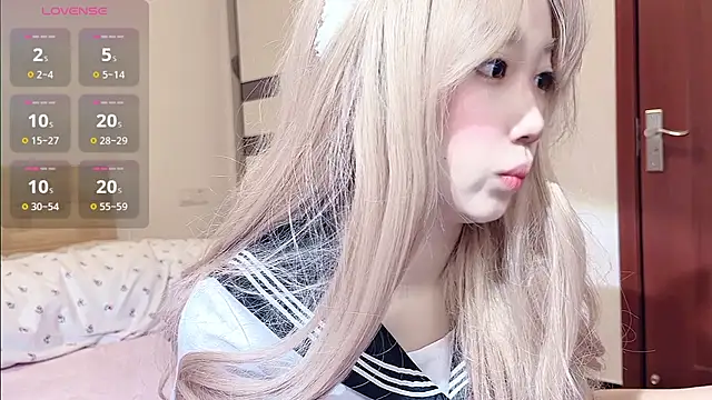 TuTu0066 online show from April 14, 6:30 am