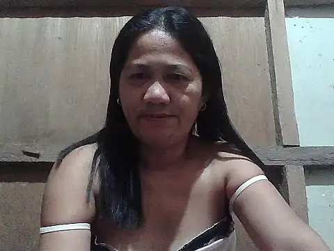 Snapshot of hotmama_063 chatting on April 18, 9:37 pm hotmama 063 online show from April 18, 9:37 pm