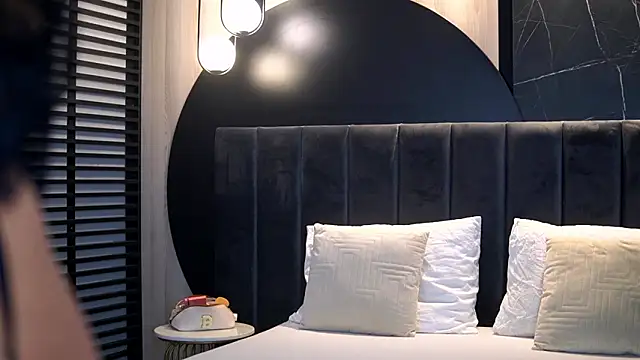 KylieKroftt online show from March 6, 8:49 pm