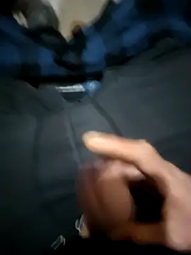 Snapshot of ELPrecoxxxito20 chatting on February 19, 12:56 pm ELPrecoxxxito20 online show from February 19, 12:56 pm