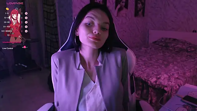 Kitti study online show from October 3, 7:05 am