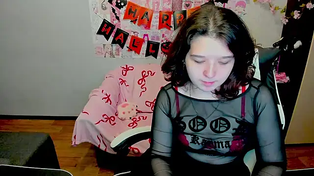 Snapshot of Acid_Kate chatting on October 20, 12:11 am Acid Kate online show from October 20, 12:11 am