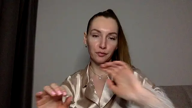 Snapshot of Varnyx chatting on November 15, 2:35 pm Varnyx online show from November 15, 2:35 pm