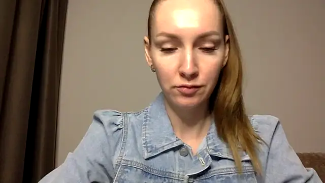 Snapshot of Varnyx chatting on November 20, 6:07 pm Varnyx online show from November 20, 6:07 pm