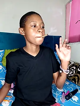 SweetSlenderChoc online show from April 12, 11:21 pm