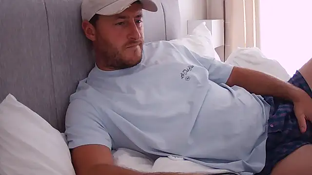 Snapshot of Londonlad818 chatting on September 8, 4:17 pm Londonlad818 online show from September 8, 4:17 pm