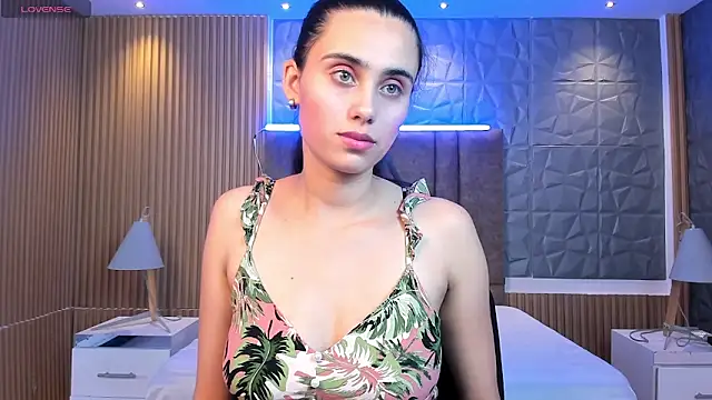 sofiapalacioss online show from September 30, 7:19 pm