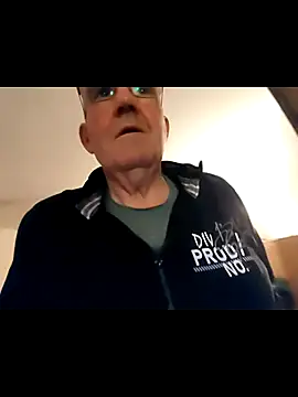 Snapshot of Oldmenhot66 chatting on November 12, 6:08 pm Oldmenhot66 online show from November 12, 6:08 pm