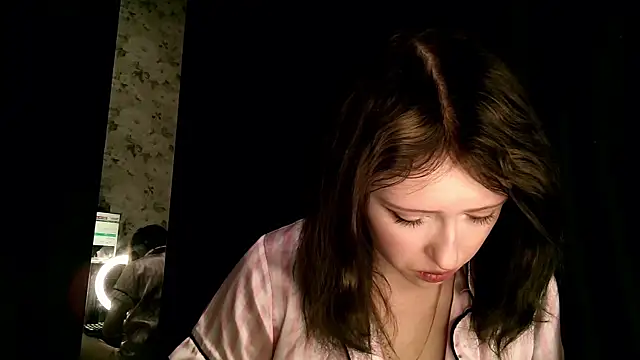 Snapshot of rosy_petal chatting on November 19, 4:51 pm rosy petal online show from November 19, 4:51 pm