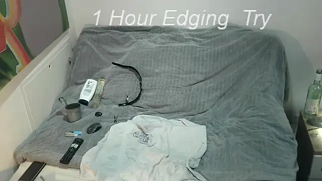 Snapshot of EdelHolz91 chatting on November 16, 7:08 pm EdelHolz91 online show from November 16, 7:08 pm