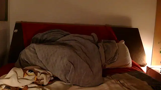 EdelHolz91 online show from April 6, 2:53 am