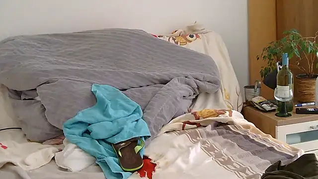 EdelHolz91 online show from April 7, 1:44 pm