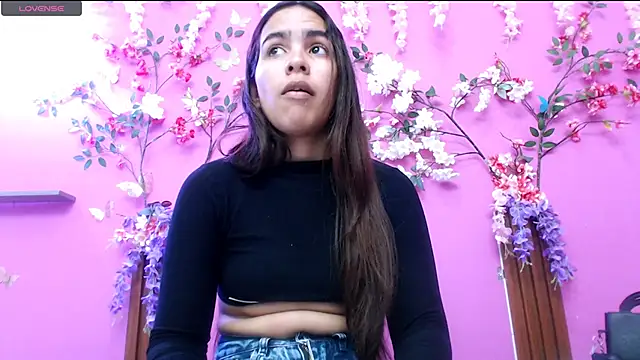 skinnysofia18 online show from June 20, 2:09 pm