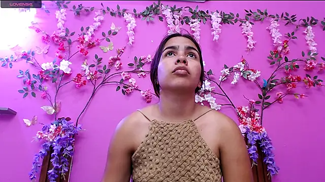 skinnysofia18 online show from June 21, 1:46 pm
