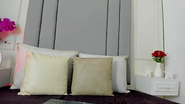 CannelaSmith online show from July 9, 1:59 pm