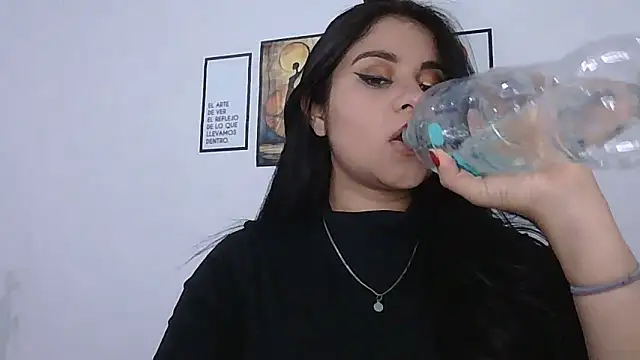 Snapshot of ValerieLove_ chatting on February 5, 7:40 pm ValerieLove online show from February 5, 7:40 pm