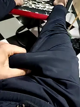 Snapshot of anis3g4 chatting on October 18, 10:43 pm anis3g4 online show from October 18, 10:43 pm