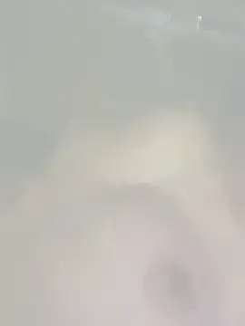 Snapshot of Alaia33200 chatting on October 1, 3:56 am Alaia33200 online show from October 1, 3:56 am