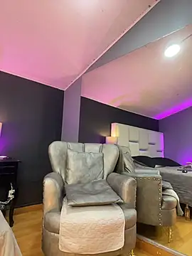 Samantha Milf   online show from March 29, 1:00 pm