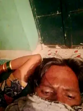Snapshot of CUTE-004 chatting on October 11, 6:28 pm CUTE-004 online show from October 11, 6:28 pm
