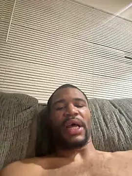 Snapshot of kingtaydo chatting on February 6, 2:27 am kingtaydo online show from February 6, 2:27 am