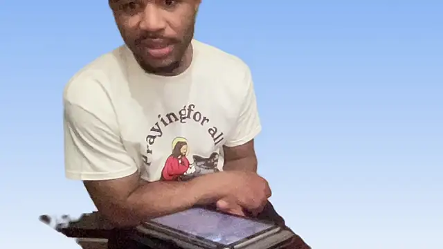 Snapshot of kingtaydo chatting on February 10, 7:01 am kingtaydo online show from February 10, 7:01 am