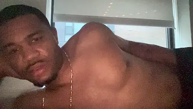 Snapshot of kingtaydo chatting on June 22, 12:45 am kingtaydo online show from June 22, 12:45 am