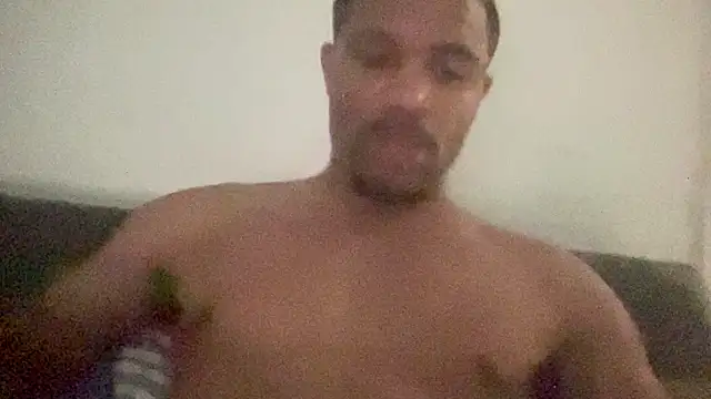 Snapshot of kingtaydo chatting on June 28, 9:32 pm kingtaydo online show from June 28, 9:32 pm