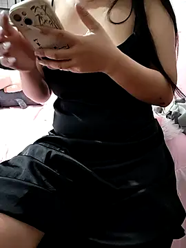 Snapshot of Yui-Linh chatting on October 16, 2:12 am Yui-Linh online show from October 16, 2:12 am