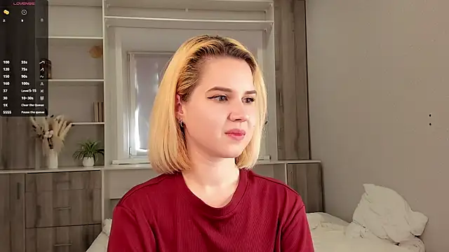 AgnesSonnek online show from September 18, 3:41 am