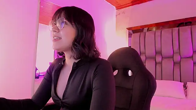 AnnaraLein online show from December 4, 12:42 am