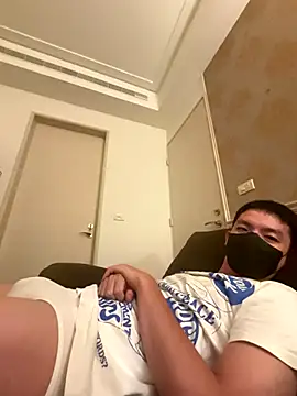 Snapshot of kaikai1335 chatting on October 3, 2:36 pm kaikai1335 online show from October 3, 2:36 pm