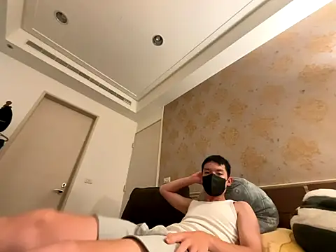 Snapshot of kaikai1335 chatting on October 18, 7:31 am kaikai1335 online show from October 18, 7:31 am