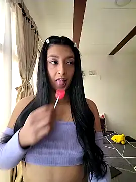 Snapshot of Coralaine_96 chatting on November 11, 2:28 pm Coralaine 96 online show from November 11, 2:28 pm