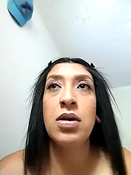 Snapshot of Coralaine_96 chatting on March 3, 3:40 pm Coralaine 96 online show from March 3, 3:40 pm