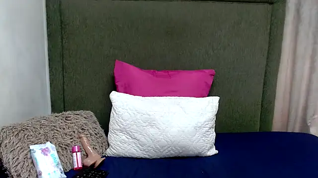 Littlebunny33 online show from October 4, 9:18 am