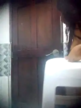 Snapshot of EAAM1@xh chatting on December 13, 11:10 pm EAAM1xh online show from December 13, 11:10 pm