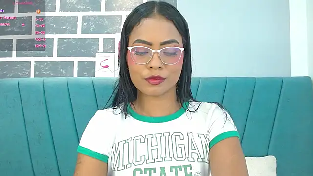 Snapshot of Chloe_Brown3 chatting on September 17, 6:09 pm Chloe Brown3 online show from September 17, 6:09 pm
