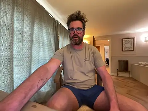 Snapshot of CyprioteWhitefly chatting on March 27, 1:00 pm CyprioteWhitefly online show from March 27, 1:00 pm