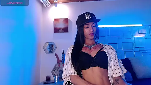 Snapshot of Trinity_Knox chatting on October 21, 4:41 pm Trinity Knox online show from October 21, 4:41 pm